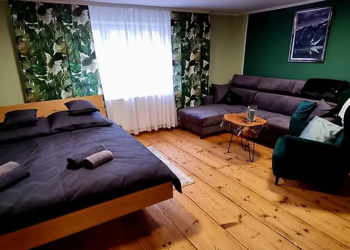 Mysliwska Stas I Nel Bauernhof *